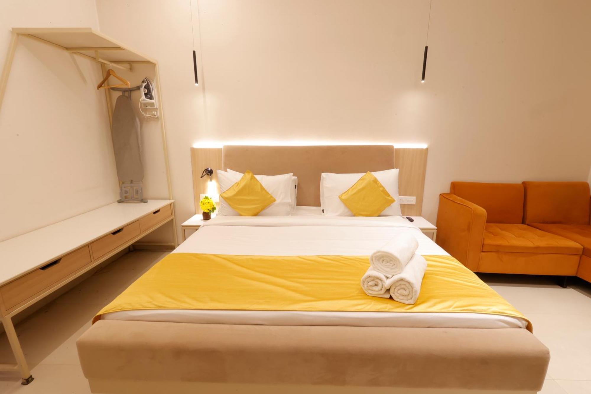 Hotel Varuna Váránaszi Kültér fotó