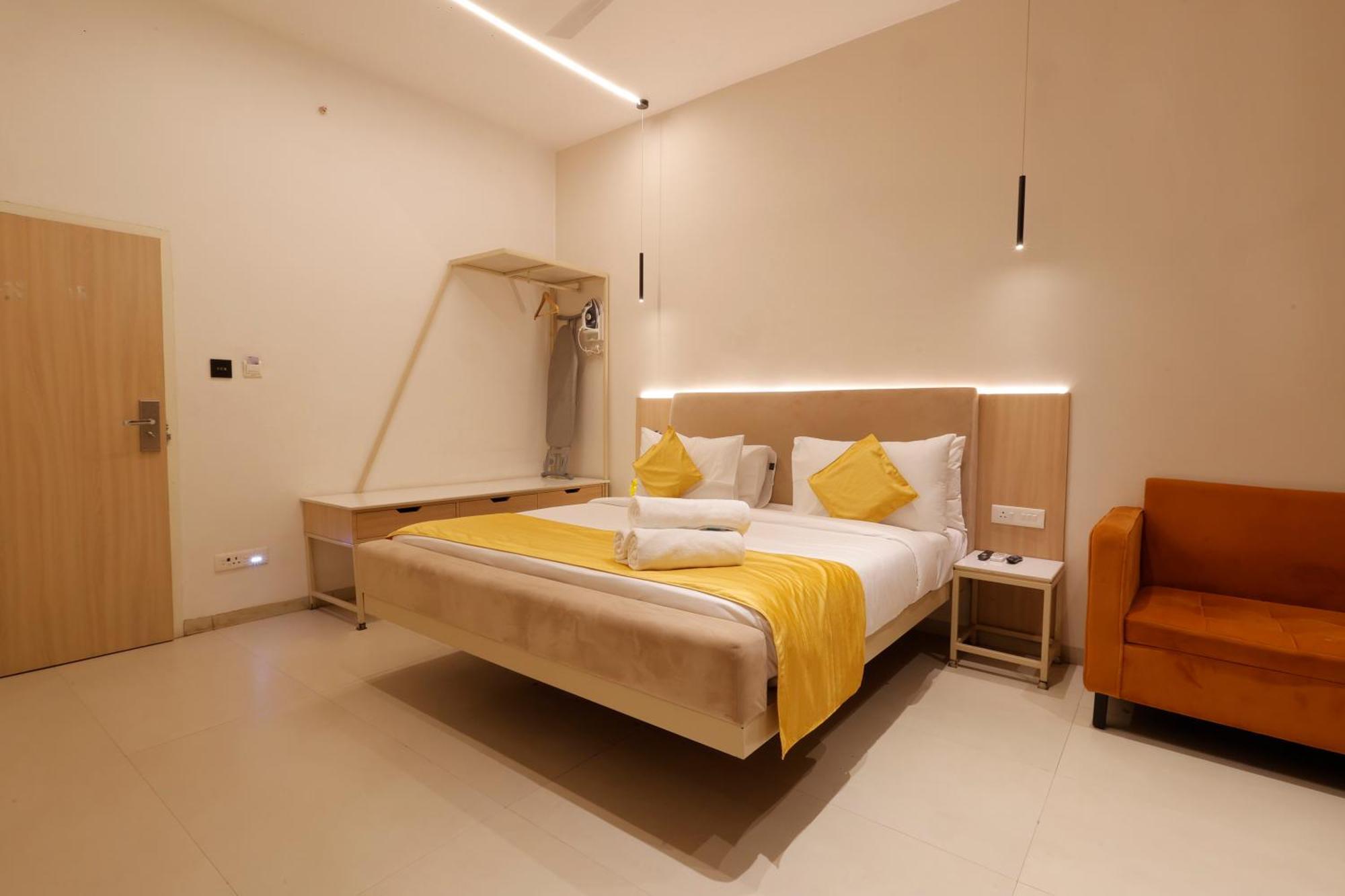 Hotel Varuna Váránaszi Kültér fotó