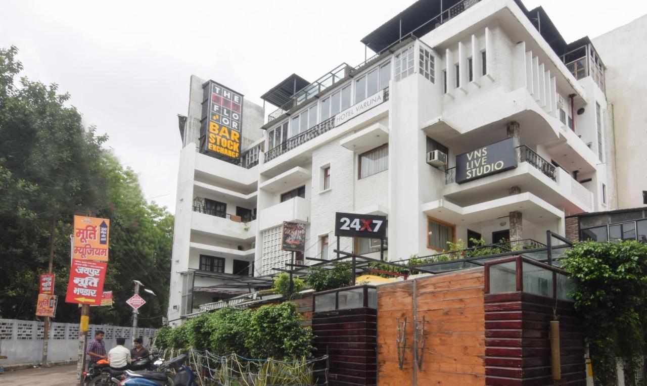 Hotel Varuna Váránaszi Kültér fotó